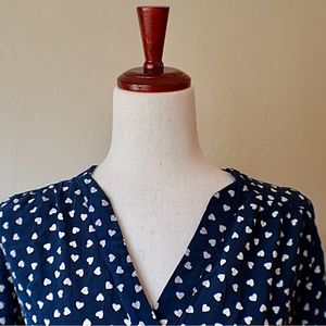 Amour Vert x Stitchfix Navy Blue Heart Print Lightweight Silk Blouse Size Medium